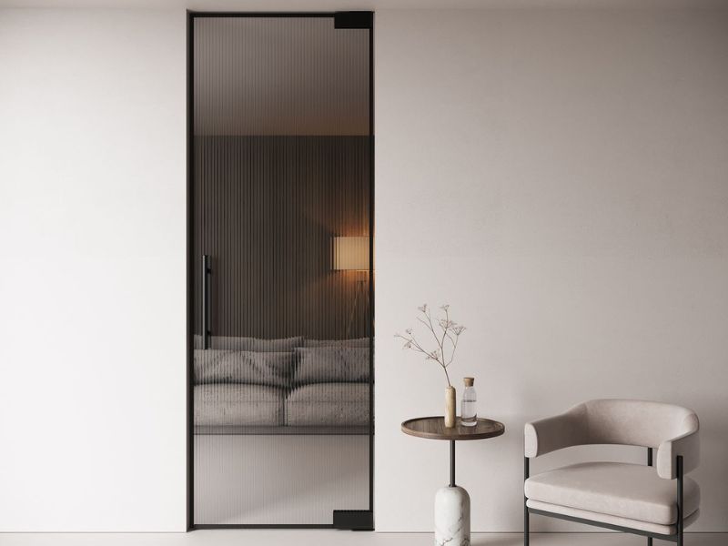 So sánh cửa mở quay nội thất slim và cửa mở quay truyền thống