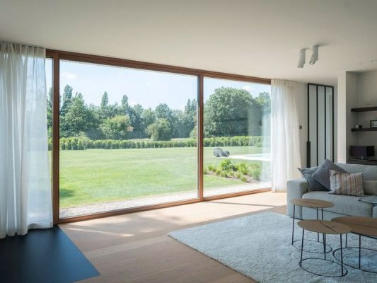 Tối ưu không gian sân vườn với cửa lùa slim ngoại thất panorama